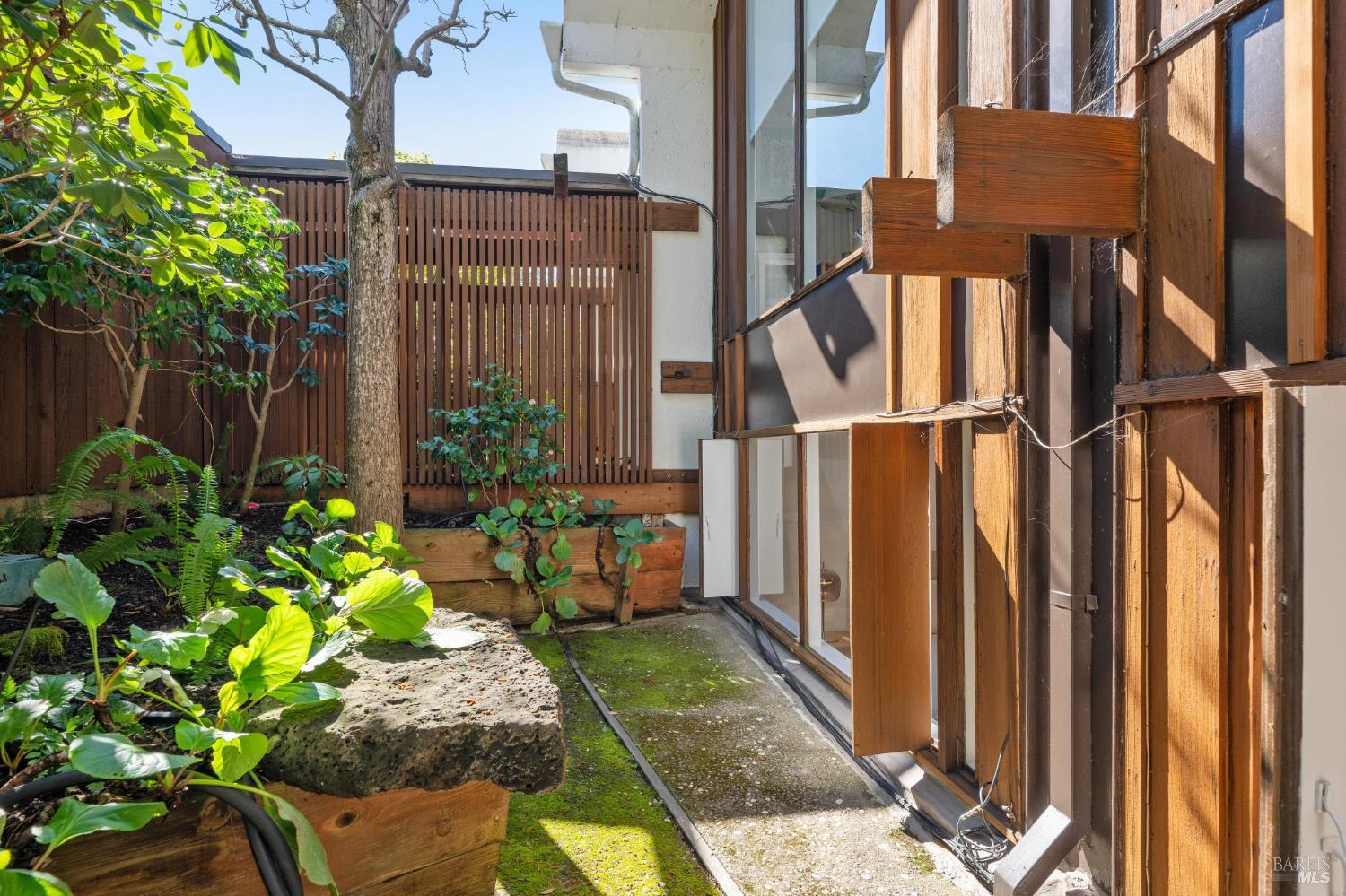 Detail Gallery Image 57 of 58 For 2 Lyford Dr #6,  Tiburon,  CA 94920 - 2 Beds | 2 Baths