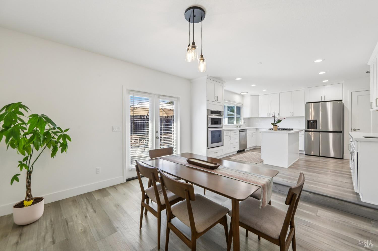 Detail Gallery Image 19 of 34 For 815 Whitney Way, Petaluma,  CA 94954 - 3 Beds | 2 Baths