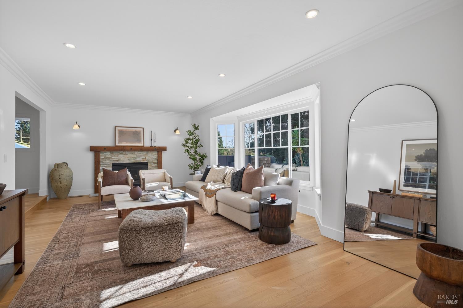 Detail Gallery Image 2 of 53 For 20 Archibald Ln, Novato,  CA 94945 - 4 Beds | 3/1 Baths