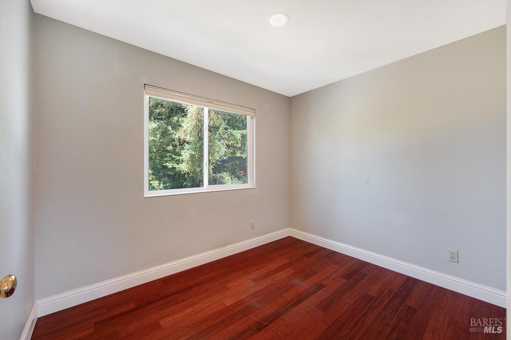 Detail Gallery Image 22 of 31 For 8148 Bodega Ave, Sebastopol,  CA 95472 - 3 Beds | 1/1 Baths