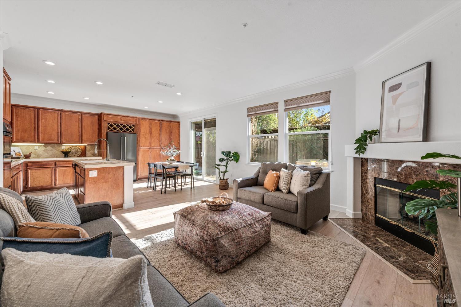 Detail Gallery Image 9 of 30 For 95 Summerbrooke Cir, Napa,  CA 94558 - 4 Beds | 3/1 Baths