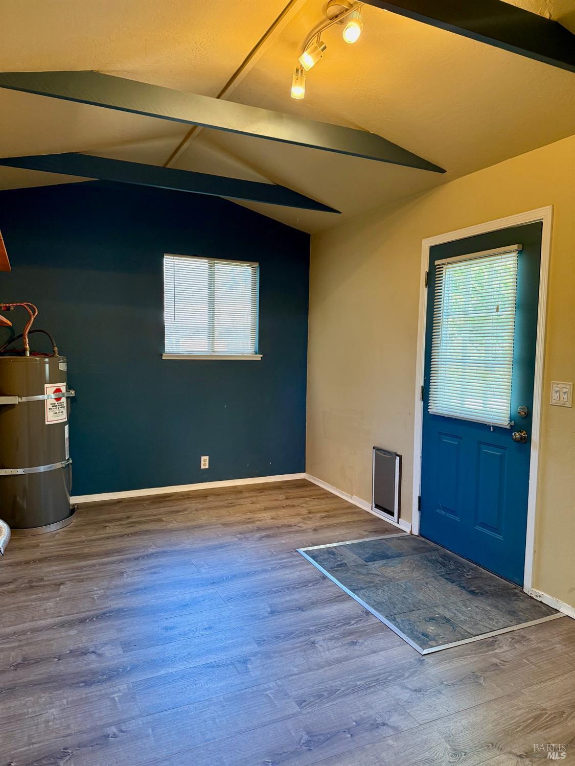 Detail Gallery Image 4 of 20 For 16451 4th St, Guerneville,  CA 95446 - 2 Beds | 1 Baths