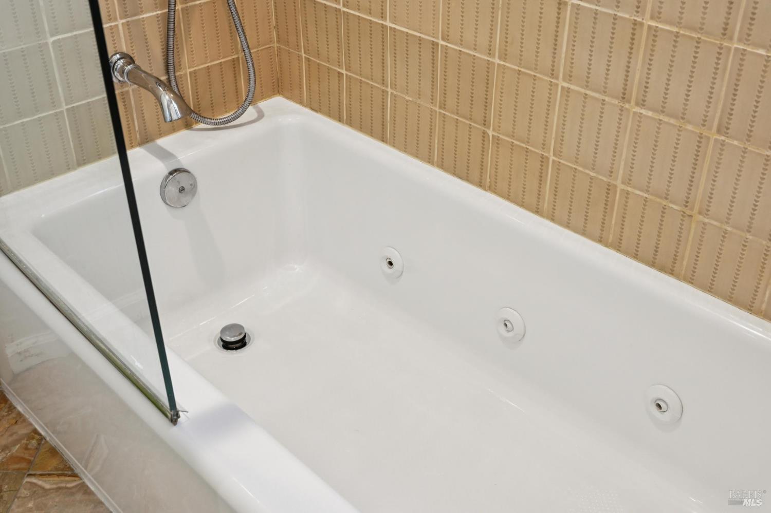 Detail Gallery Image 40 of 61 For 113 Convent Ct, San Rafael,  CA 94901 - 3 Beds | 2/2 Baths