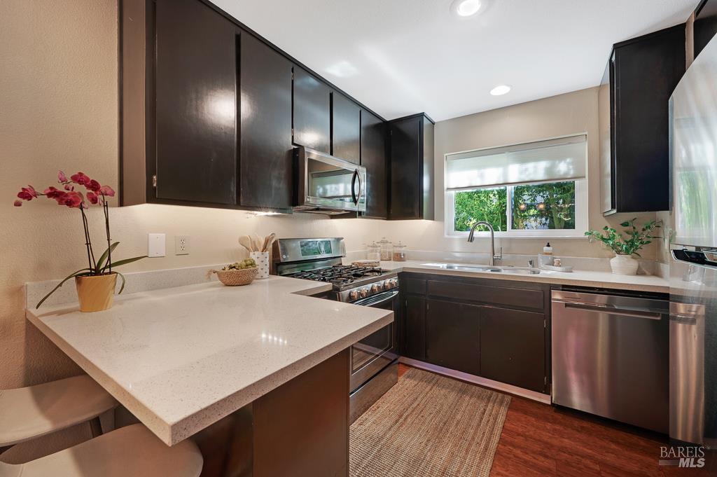 Detail Gallery Image 14 of 31 For 8148 Bodega Ave, Sebastopol,  CA 95472 - 3 Beds | 1/1 Baths