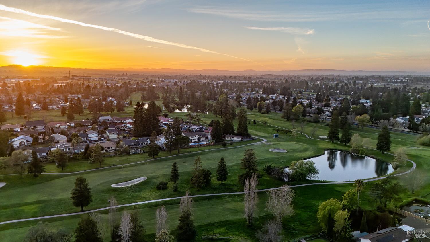 Detail Gallery Image 34 of 41 For 5328 Daniel Dr, Rohnert Park,  CA 94928 - 4 Beds | 3 Baths