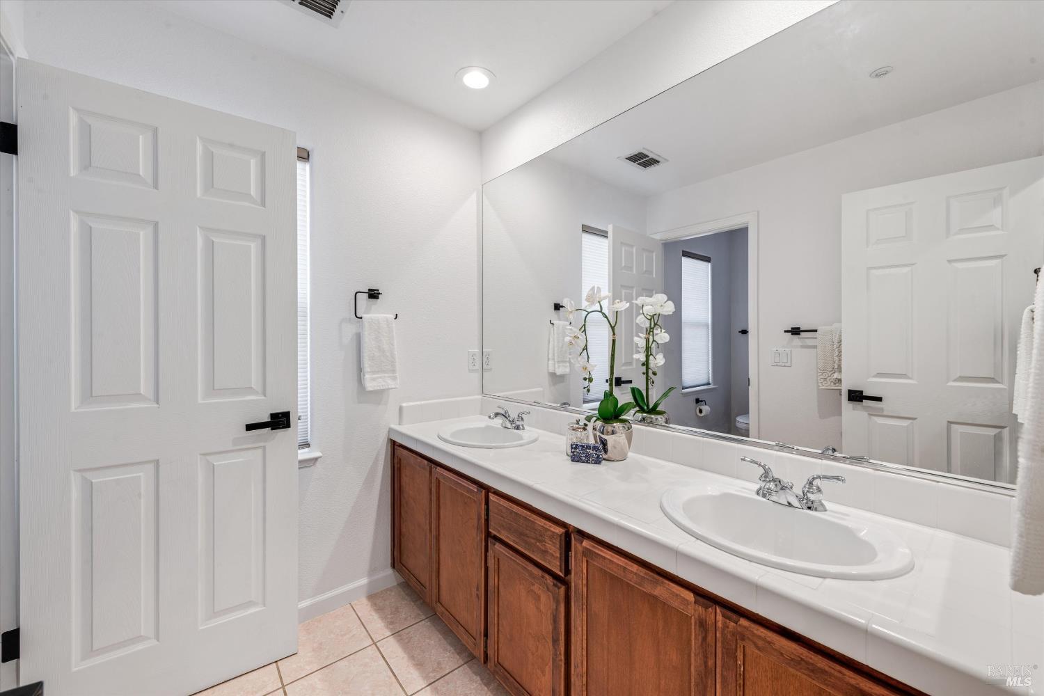 Detail Gallery Image 22 of 30 For 95 Summerbrooke Cir, Napa,  CA 94558 - 4 Beds | 3/1 Baths