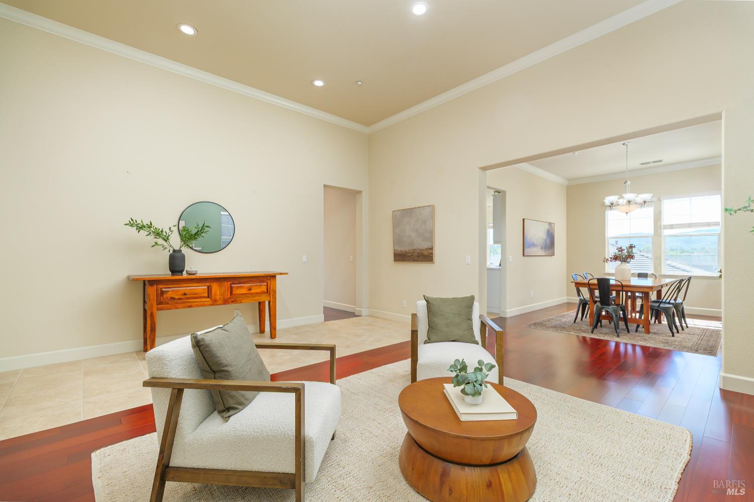Detail Gallery Image 10 of 28 For 132 Pinheiro Cir, Novato,  CA 94945 - 3 Beds | 2/1 Baths