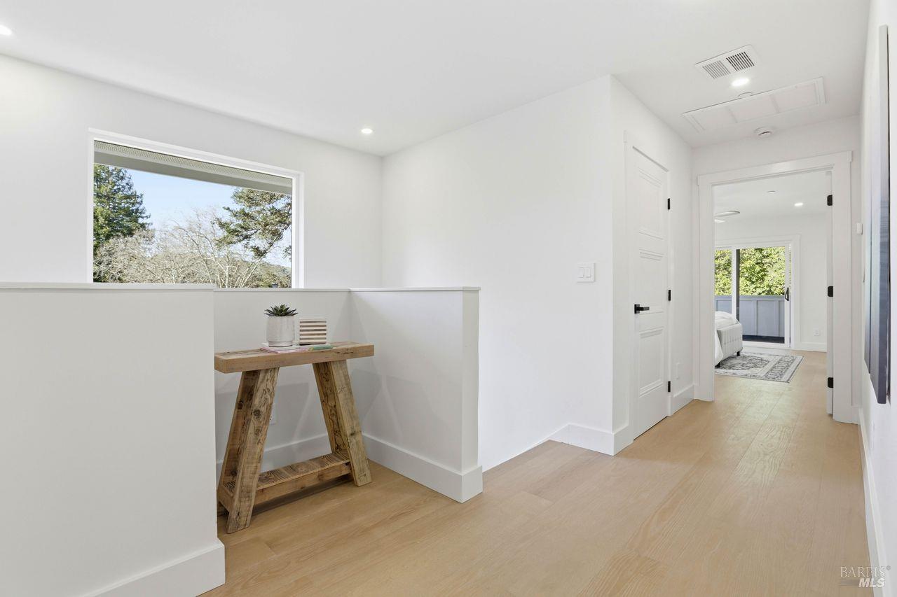 Detail Gallery Image 16 of 37 For 41 Park Dr, San Anselmo,  CA 94960 - 3 Beds | 2/1 Baths