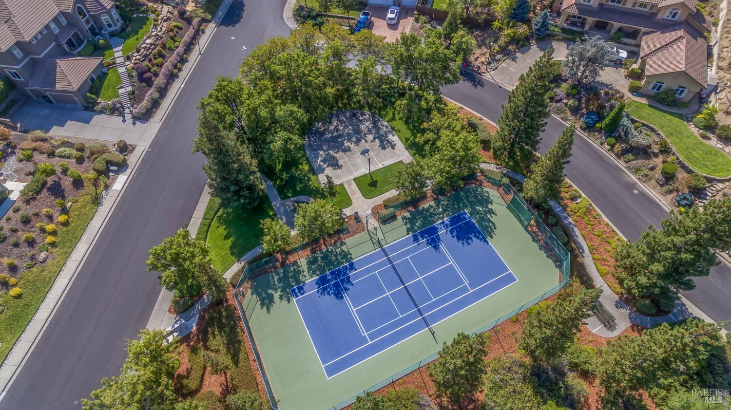 Detail Gallery Image 2 of 9 For 2030 Pinecrest Ct, Vacaville,  CA 95688 - – Beds | – Baths