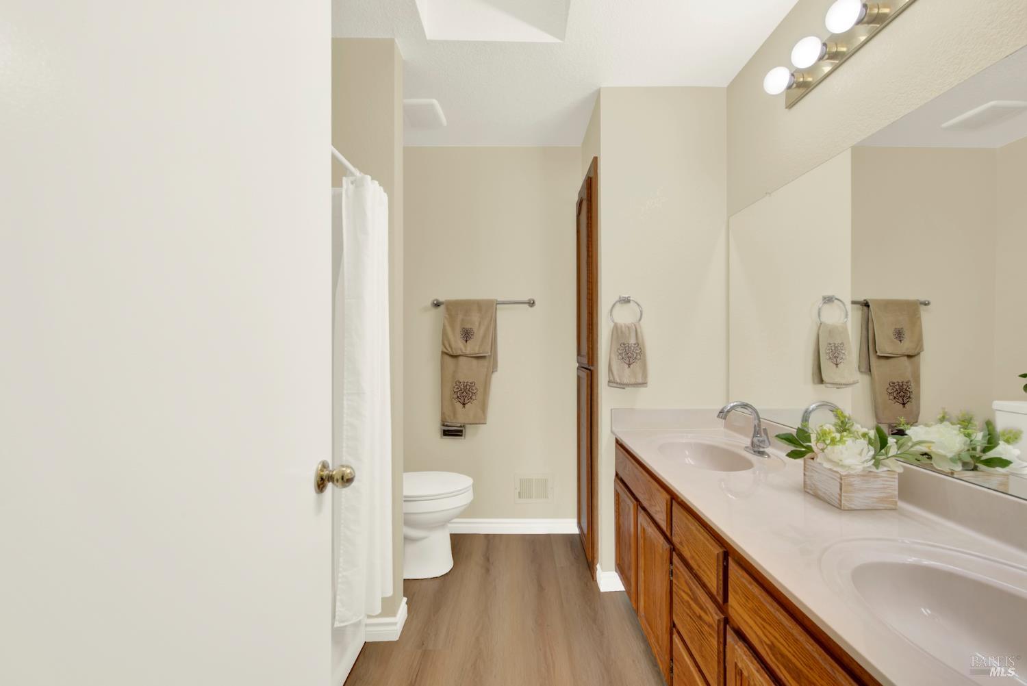 Detail Gallery Image 4 of 50 For 329 Ridgecrest Cir, Suisun City,  CA 94585 - 2 Beds | 2 Baths