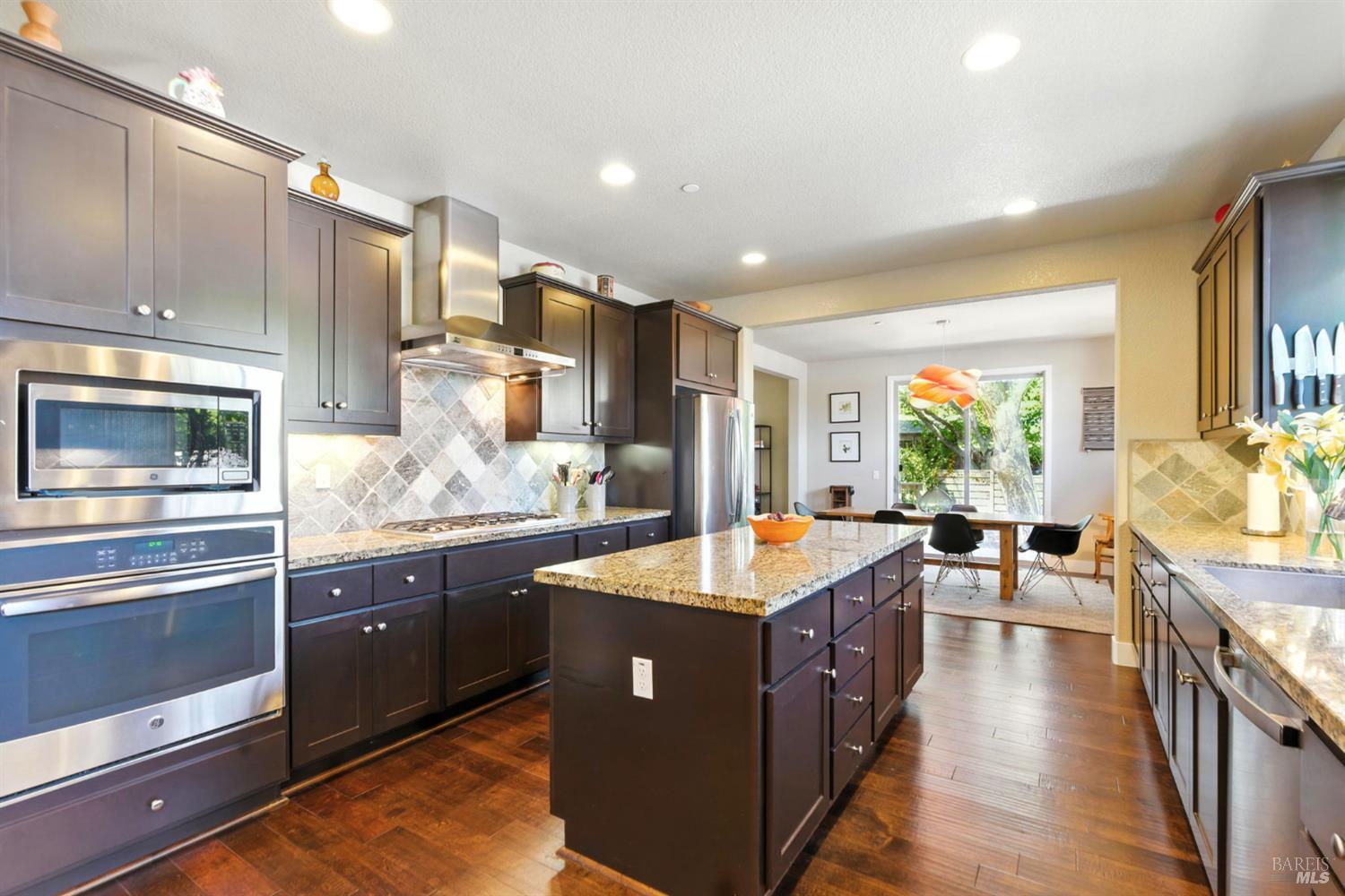 Detail Gallery Image 5 of 59 For 830 Litchfield Ave, Sebastopol,  CA 95472 - 4 Beds | 3 Baths