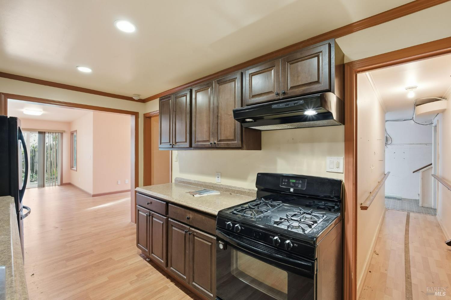 Detail Gallery Image 51 of 59 For 40 Newhall Dr, San Rafael,  CA 94901 - 4 Beds | 3/1 Baths