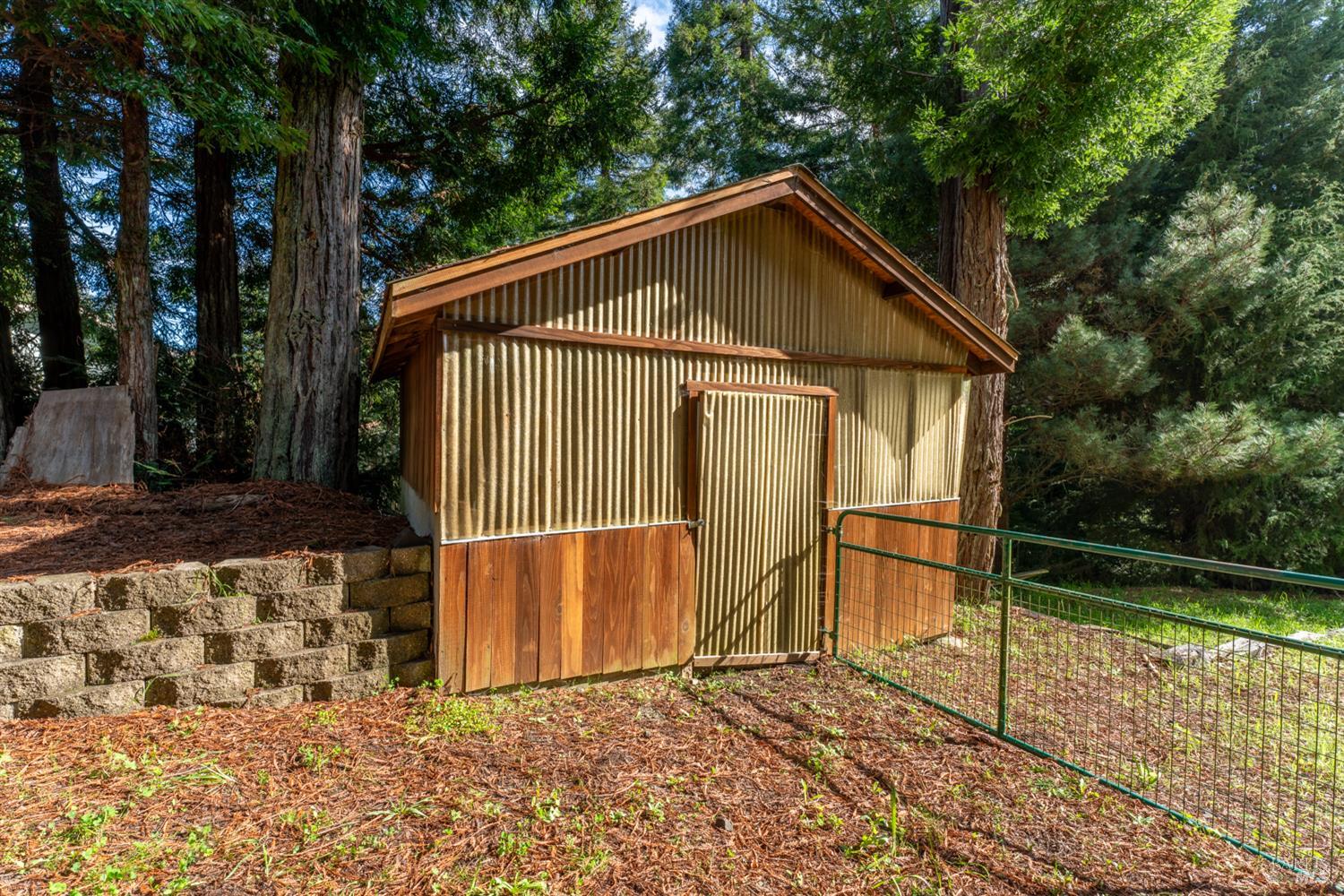 Detail Gallery Image 28 of 31 For 18940 Timber Pointe Dr, Fort Bragg,  CA 95437 - 4 Beds | 3 Baths