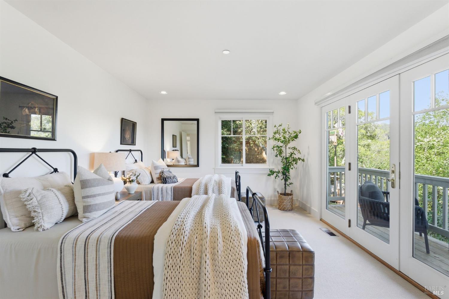 Detail Gallery Image 52 of 58 For 711 Forest Way, Mill Valley,  CA 94941 - 4 Beds | 3/1 Baths