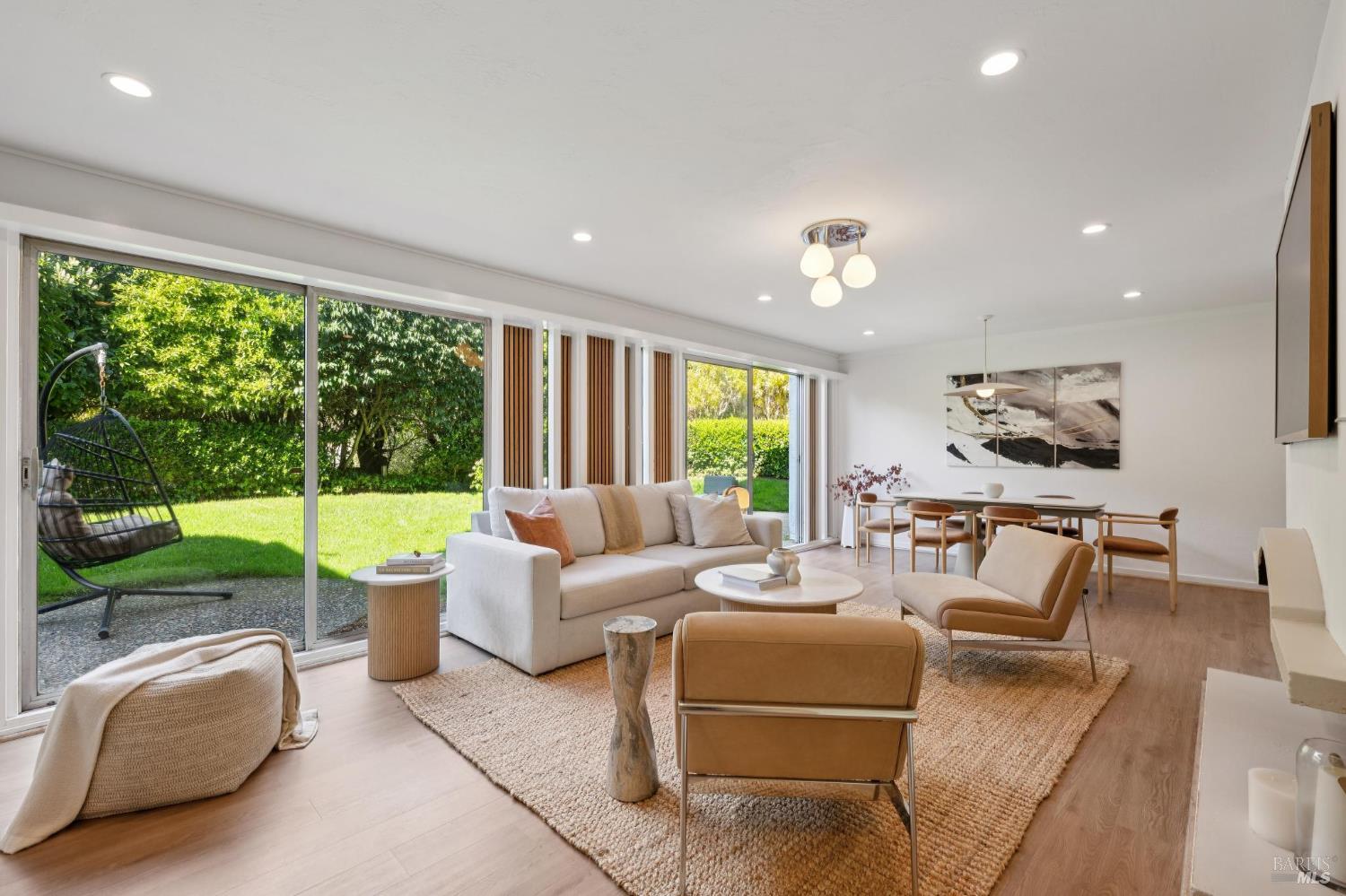 Detail Gallery Image 6 of 58 For 2 Lyford Dr #6,  Tiburon,  CA 94920 - 2 Beds | 2 Baths