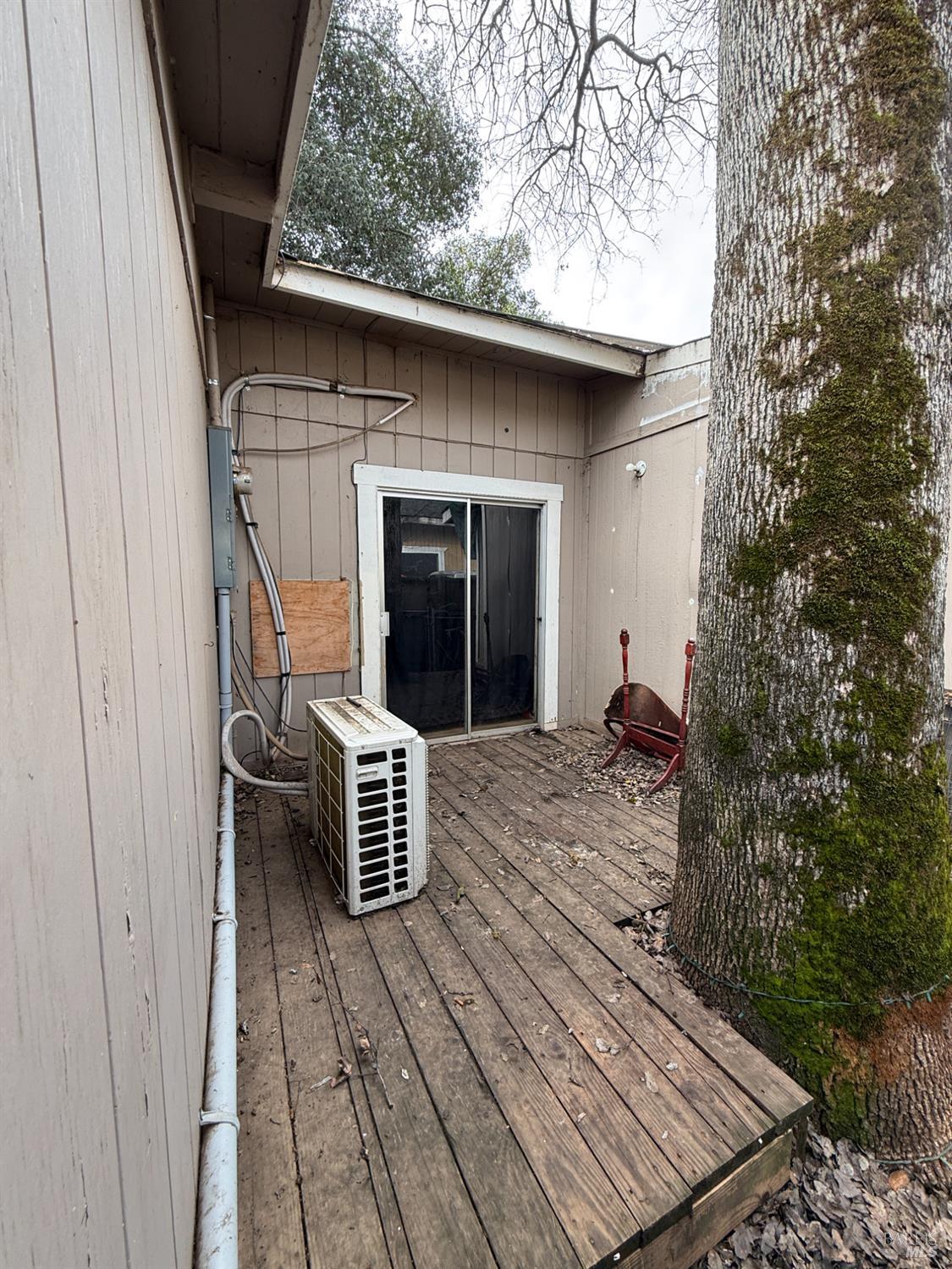 Detail Gallery Image 3 of 10 For 5706 Jones Ave, Clearlake,  CA 95422 - 3 Beds | 1 Baths