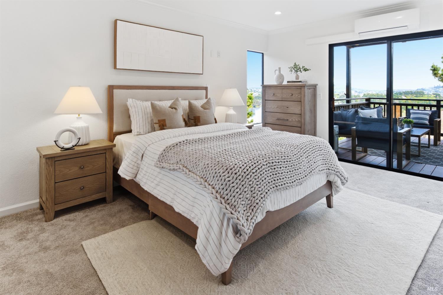 Detail Gallery Image 17 of 45 For 220 Headlands Ct, Sausalito,  CA 94965 - 2 Beds | 2/1 Baths