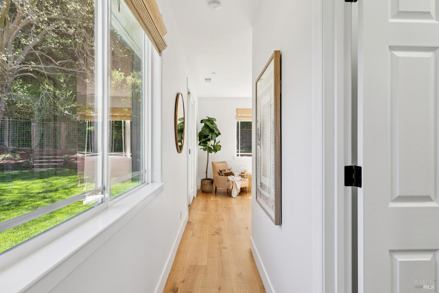 Detail Gallery Image 12 of 31 For 334 Karen Way, Tiburon,  CA 94920 - 4 Beds | 2 Baths