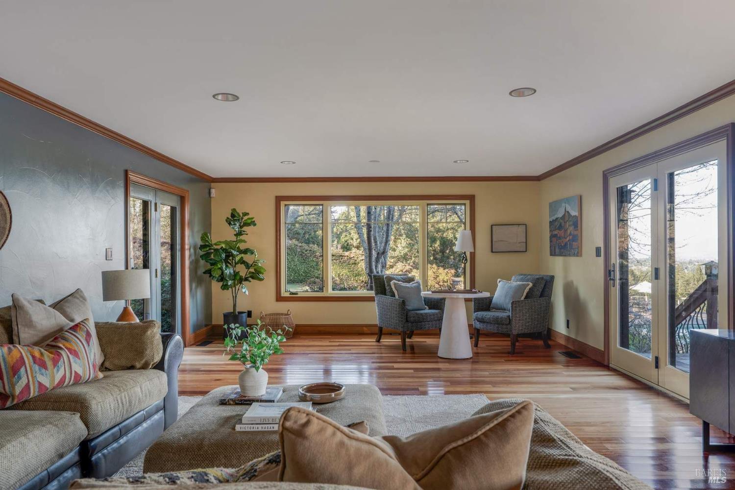 Detail Gallery Image 13 of 46 For 11799 Barnett Valley Rd, Sebastopol,  CA 95472 - 3 Beds | 5/1 Baths