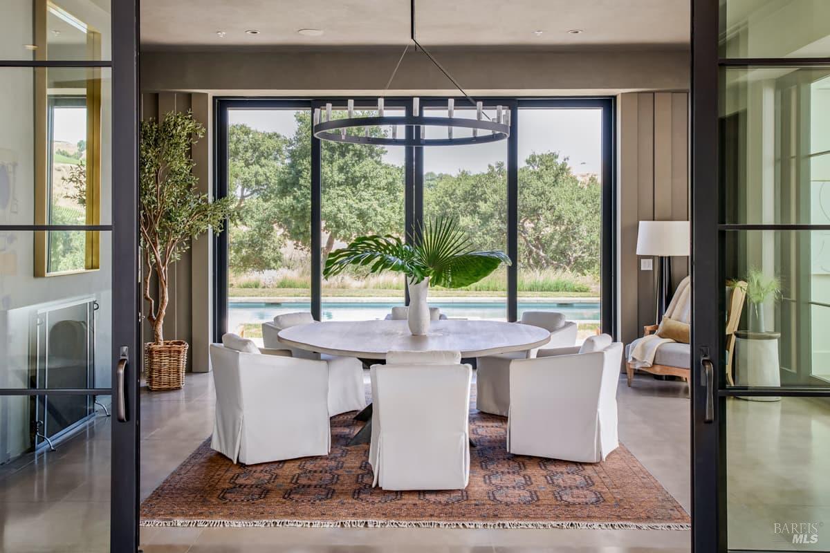 Detail Gallery Image 9 of 73 For 710 Soscol Creek Rd, Napa,  CA 94558 - 5 Beds | 5/1 Baths