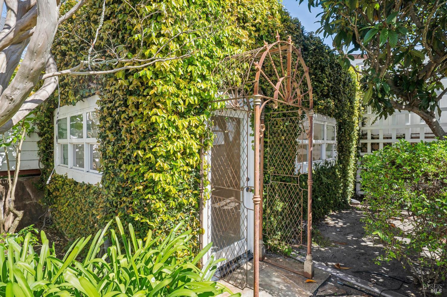 Detail Gallery Image 53 of 80 For 102 F St, San Rafael,  CA 94901 - 5 Beds | 4 Baths