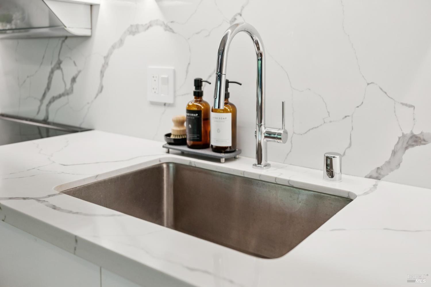 Detail Gallery Image 23 of 58 For 2 Lyford Dr #6,  Tiburon,  CA 94920 - 2 Beds | 2 Baths