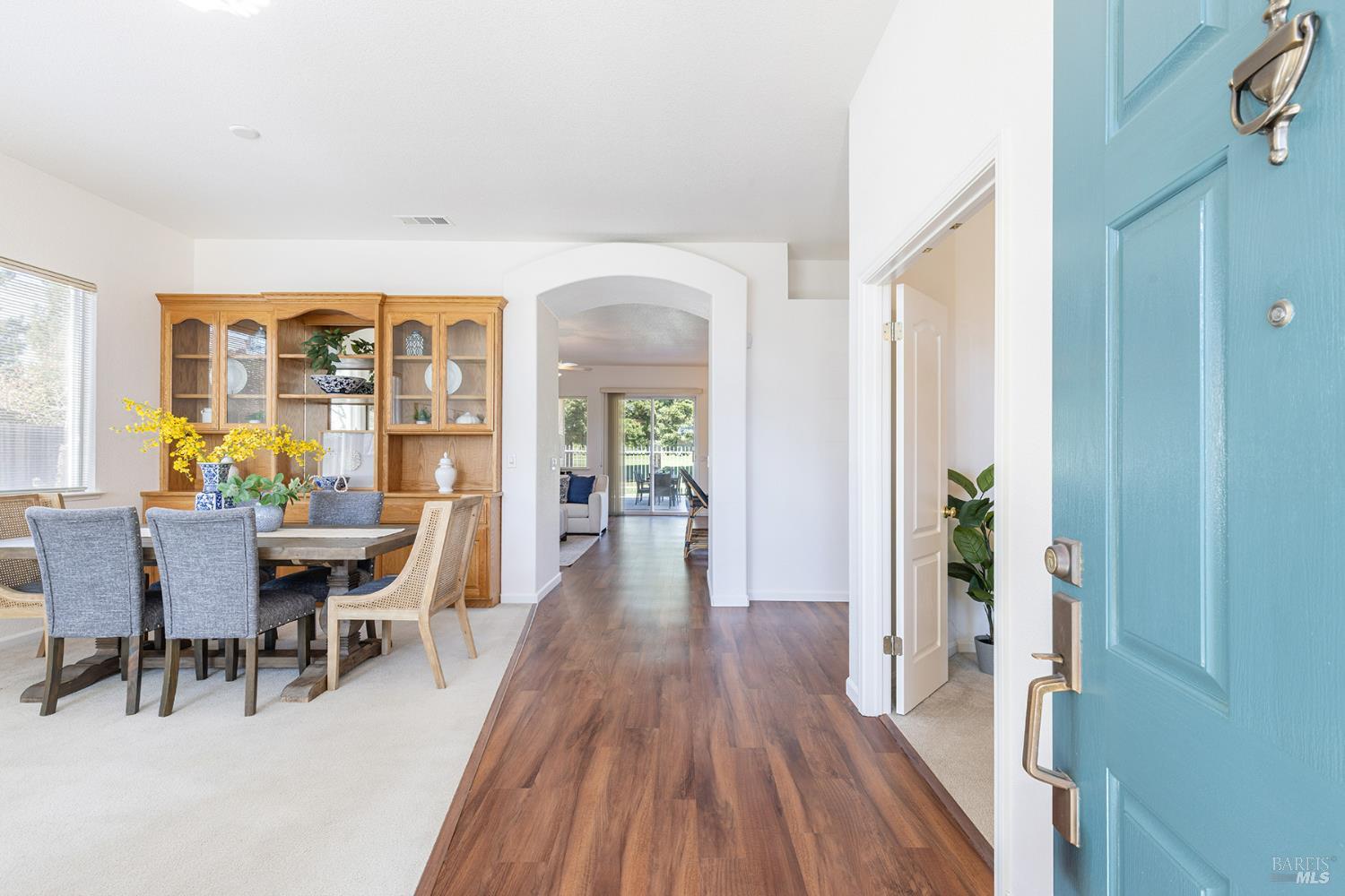 Detail Gallery Image 6 of 56 For 3896 Doral Dr, Fairfield,  CA 94533 - 4 Beds | 2 Baths