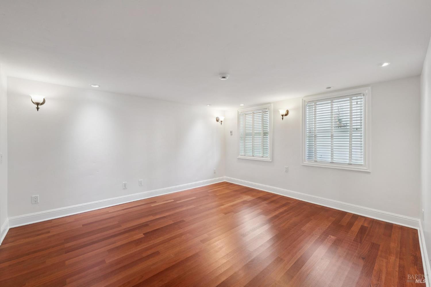 Detail Gallery Image 36 of 80 For 102 F St, San Rafael,  CA 94901 - 5 Beds | 4 Baths