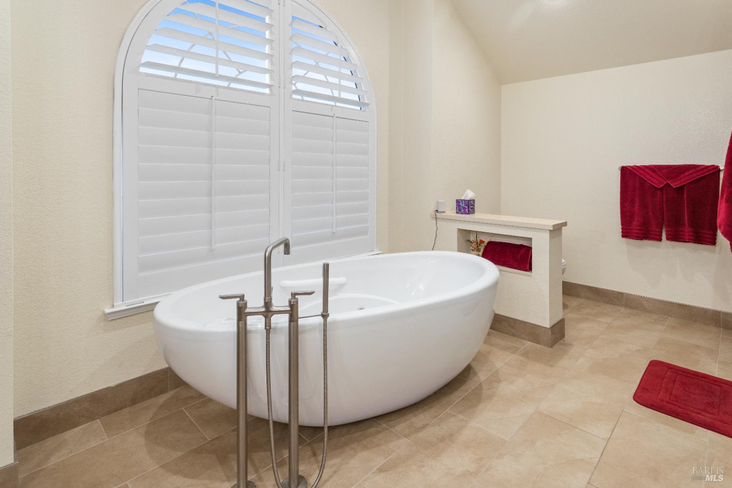 Detail Gallery Image 39 of 50 For 810 Revel Rd, Healdsburg,  CA 95448 - 4 Beds | 3 Baths