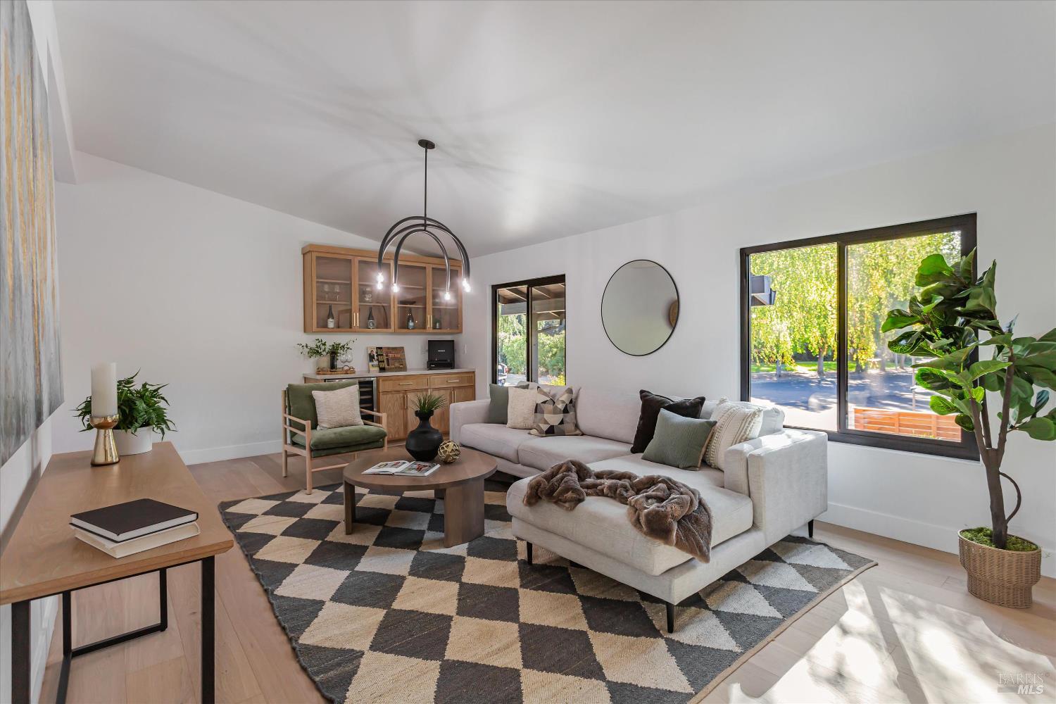 Detail Gallery Image 6 of 48 For 690 Hudson Ct, Sonoma,  CA 95476 - 4 Beds | 3 Baths