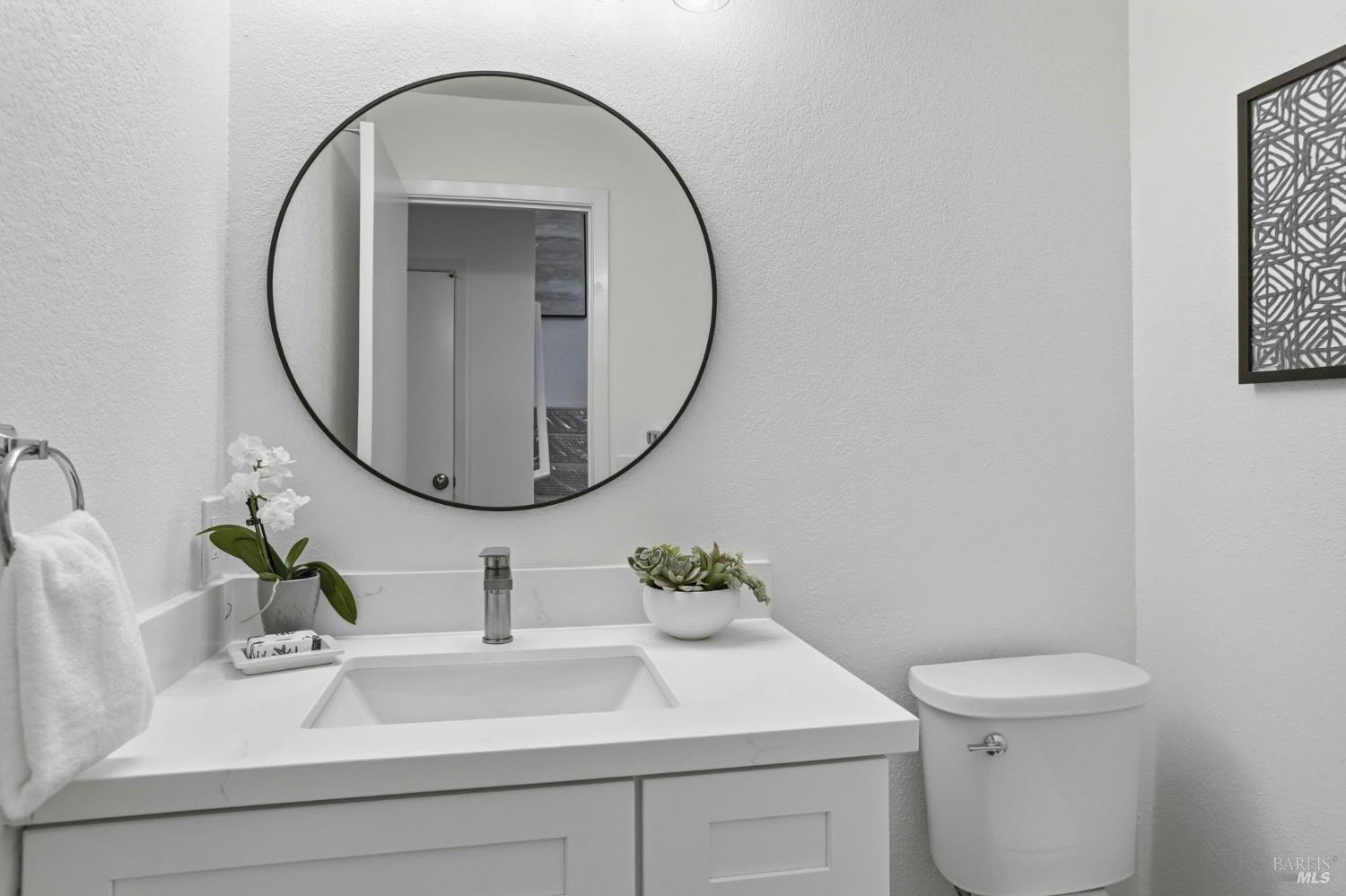 Detail Gallery Image 31 of 44 For 8 Partridge Dr, San Rafael,  CA 94901 - 3 Beds | 2/1 Baths