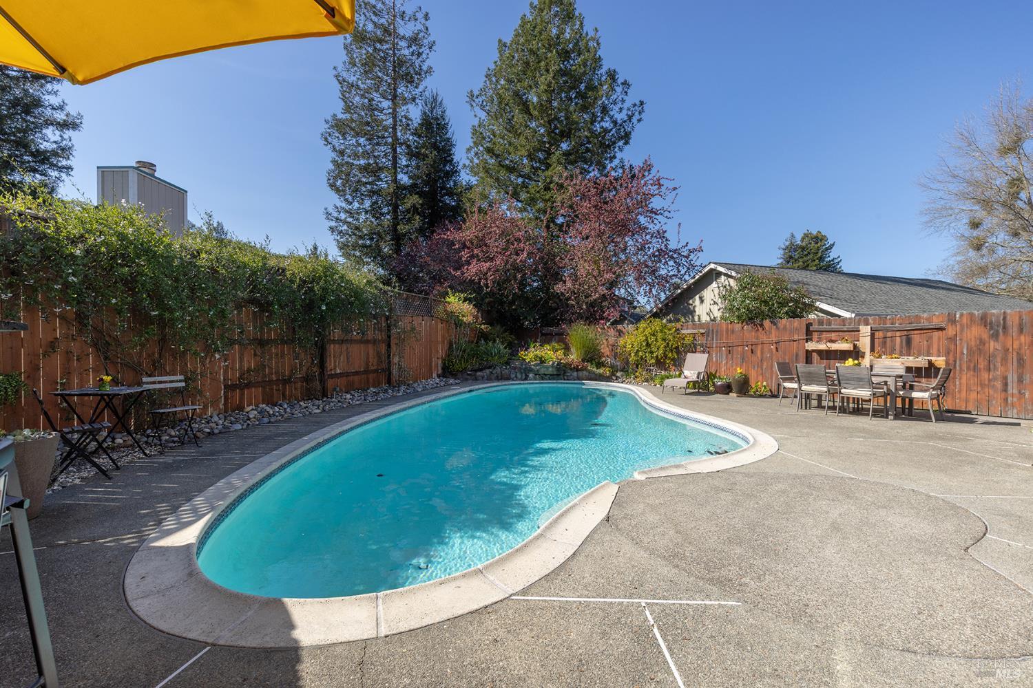 Detail Gallery Image 38 of 61 For 2409 Canin Ct, Santa Rosa,  CA 95405 - 3 Beds | 2 Baths