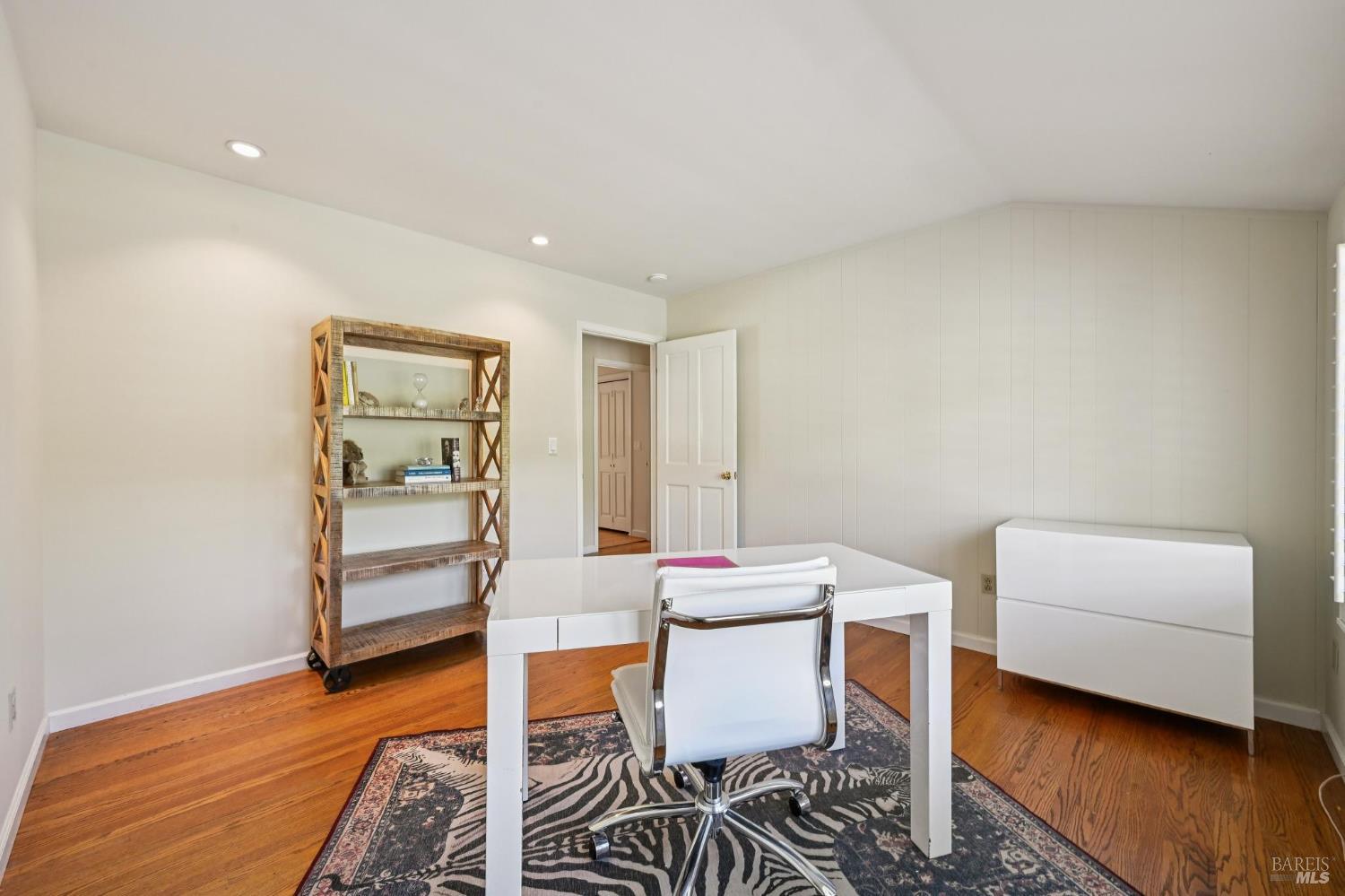 Detail Gallery Image 42 of 61 For 113 Convent Ct, San Rafael,  CA 94901 - 3 Beds | 2/2 Baths