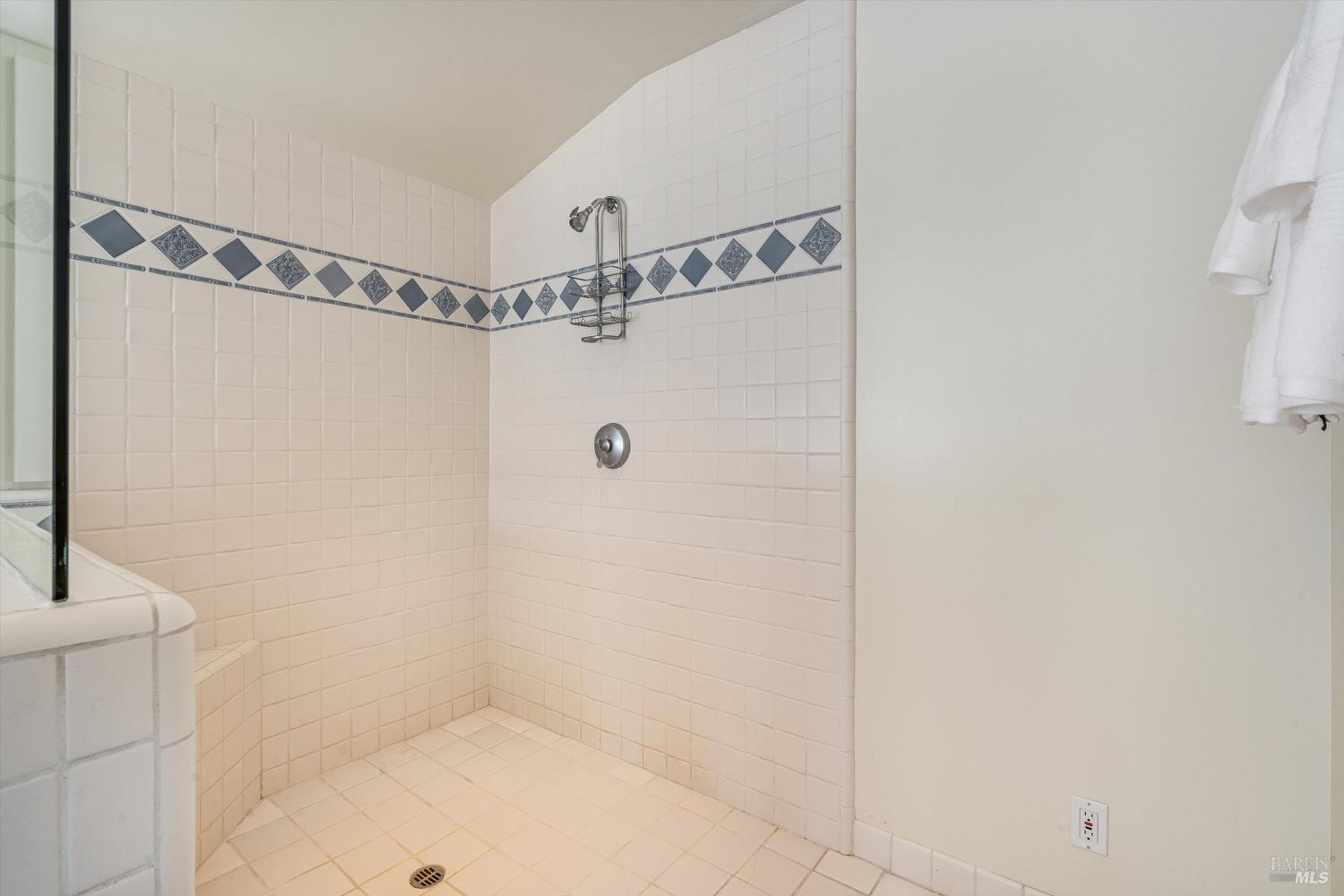 Detail Gallery Image 23 of 57 For 1740 Conn Valley Rd, Saint Helena,  CA 94574 - 3 Beds | 3/1 Baths