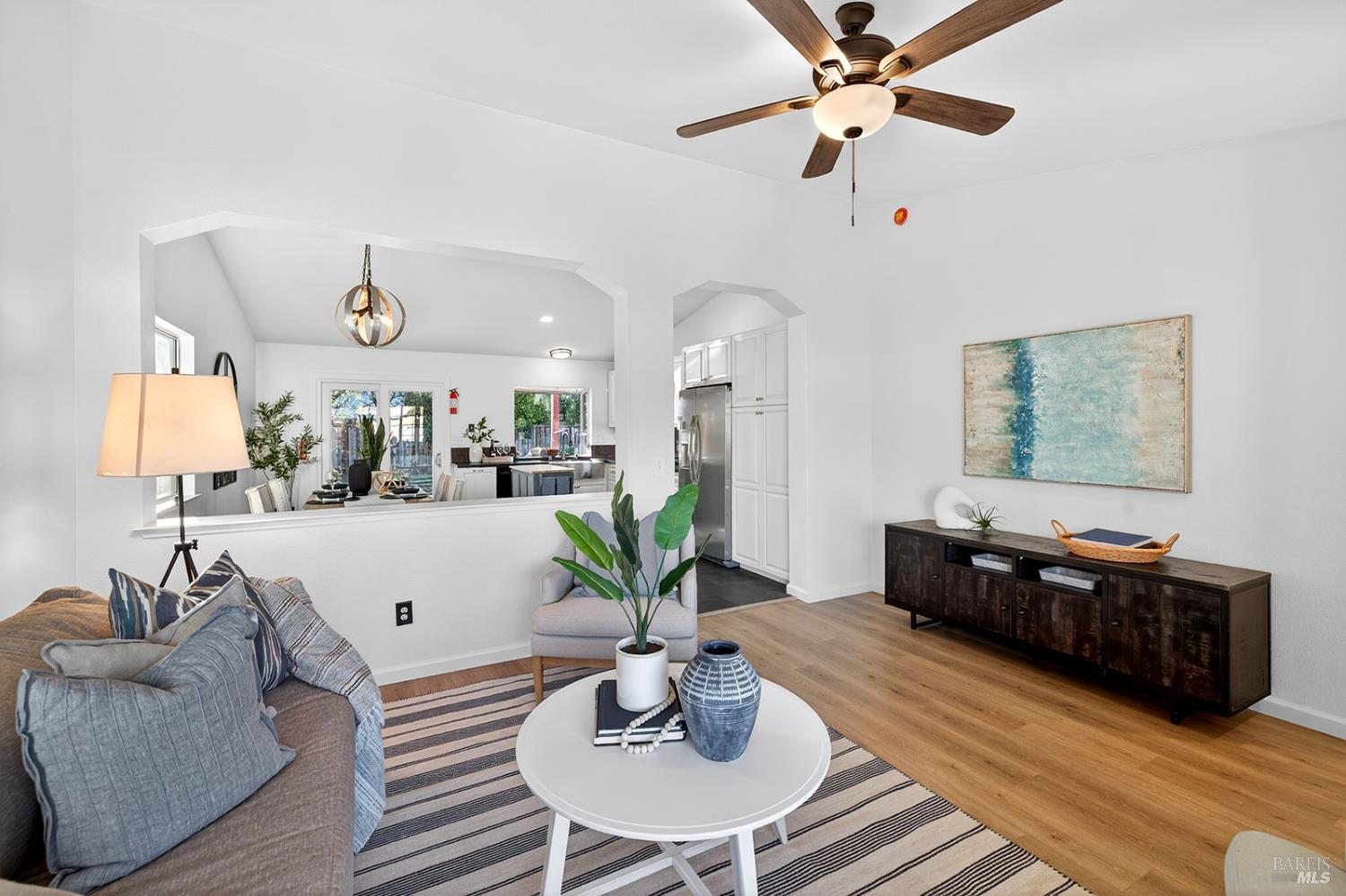 Detail Gallery Image 11 of 48 For 1056 Esparto Ct, Windsor,  CA 95492 - 3 Beds | 2 Baths