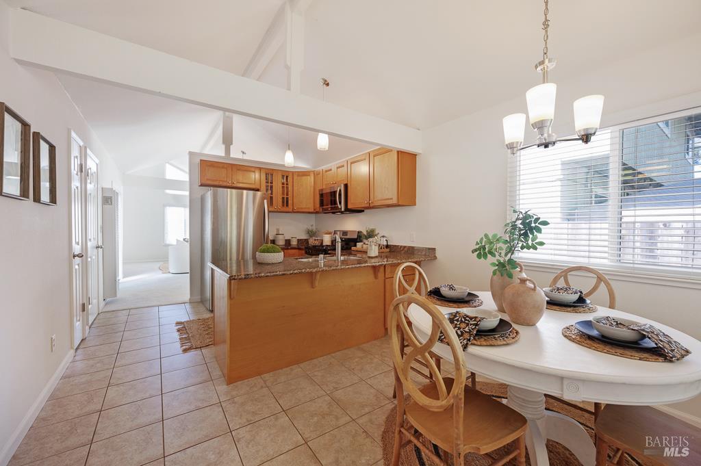 Detail Gallery Image 12 of 27 For 962 Camino Coronado Unkn, Rohnert Park,  CA 94928 - 4 Beds | 2 Baths