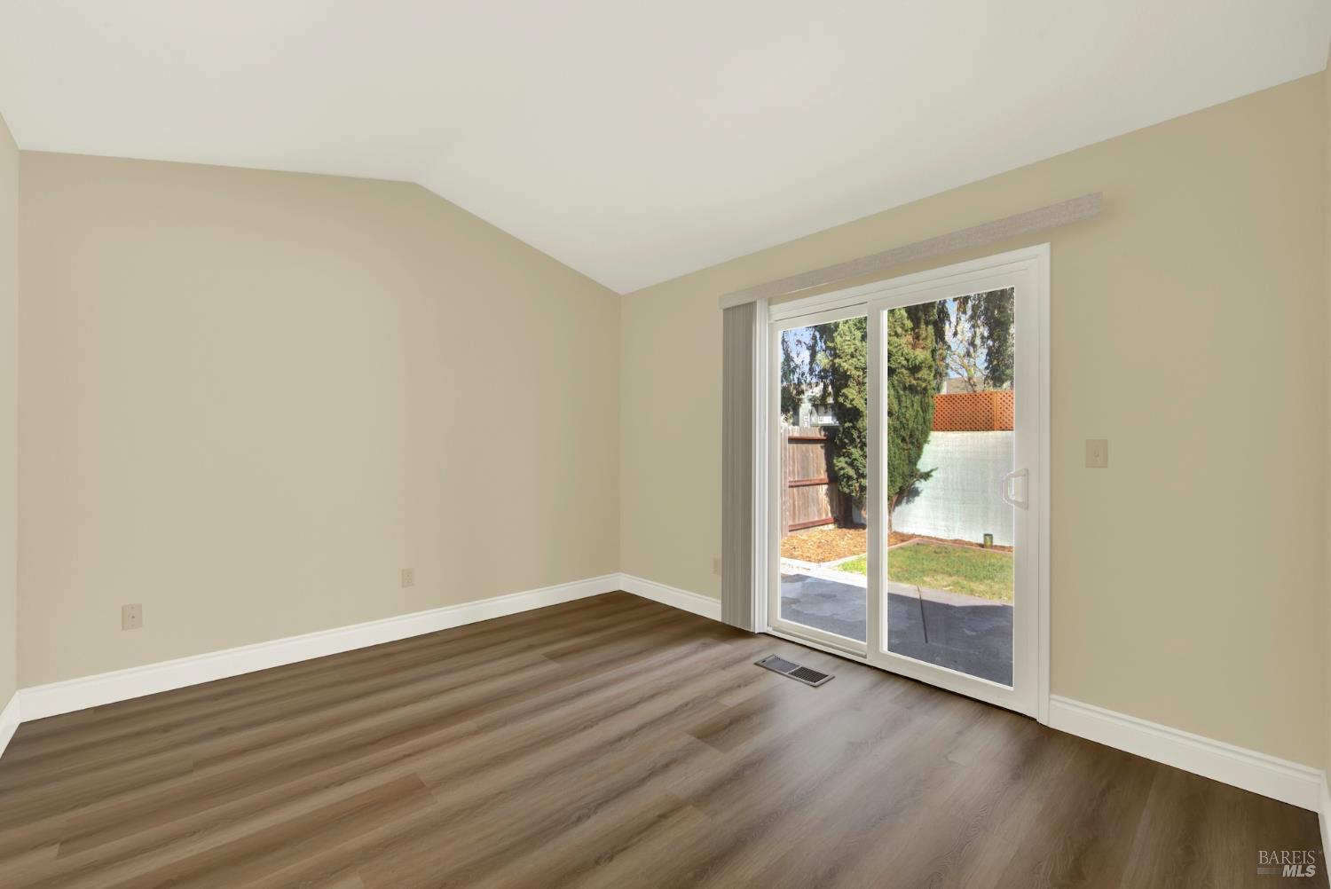 Detail Gallery Image 31 of 50 For 329 Ridgecrest Cir, Suisun City,  CA 94585 - 2 Beds | 2 Baths