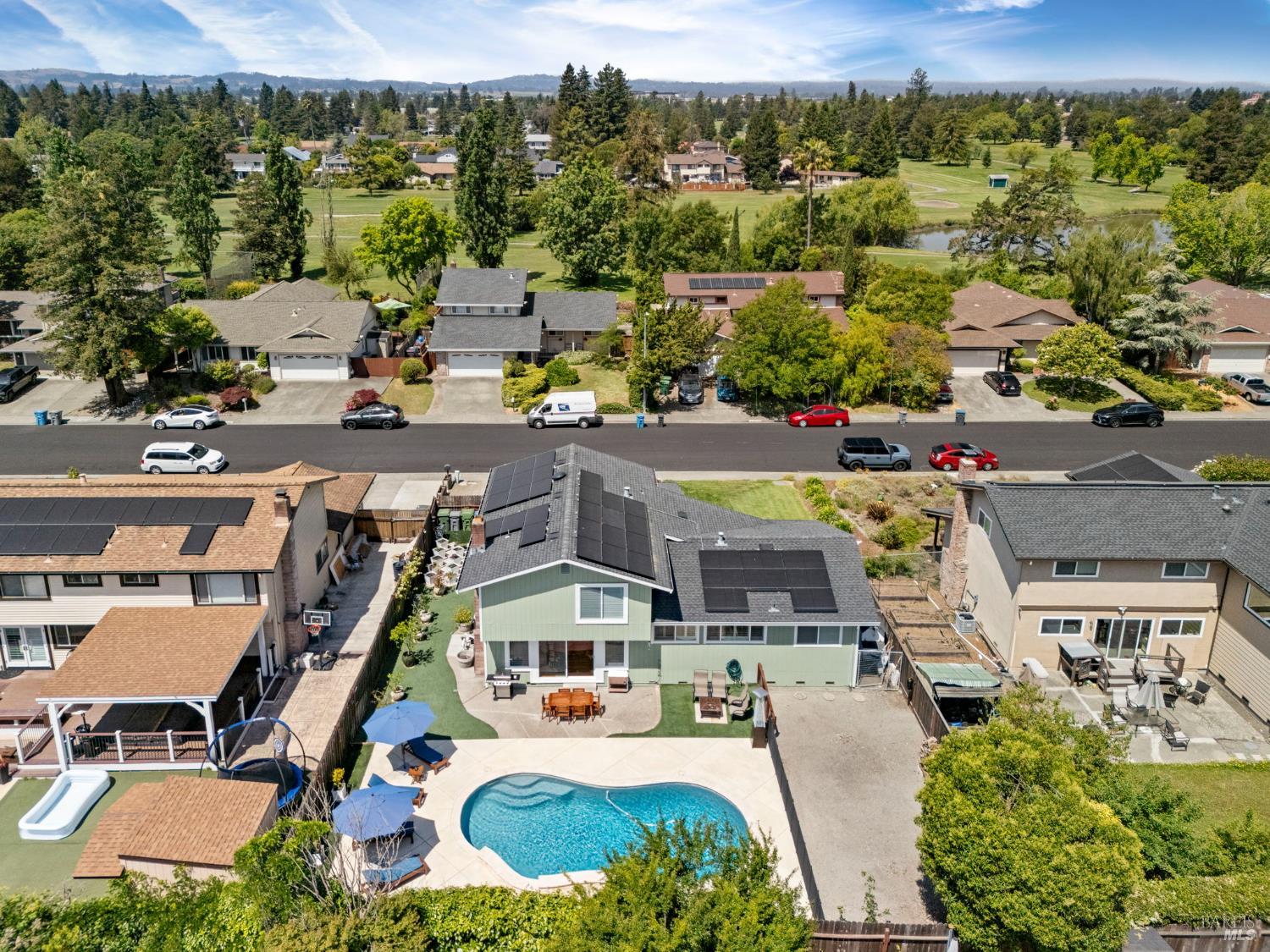 Detail Gallery Image 33 of 41 For 5328 Daniel Dr, Rohnert Park,  CA 94928 - 4 Beds | 3 Baths