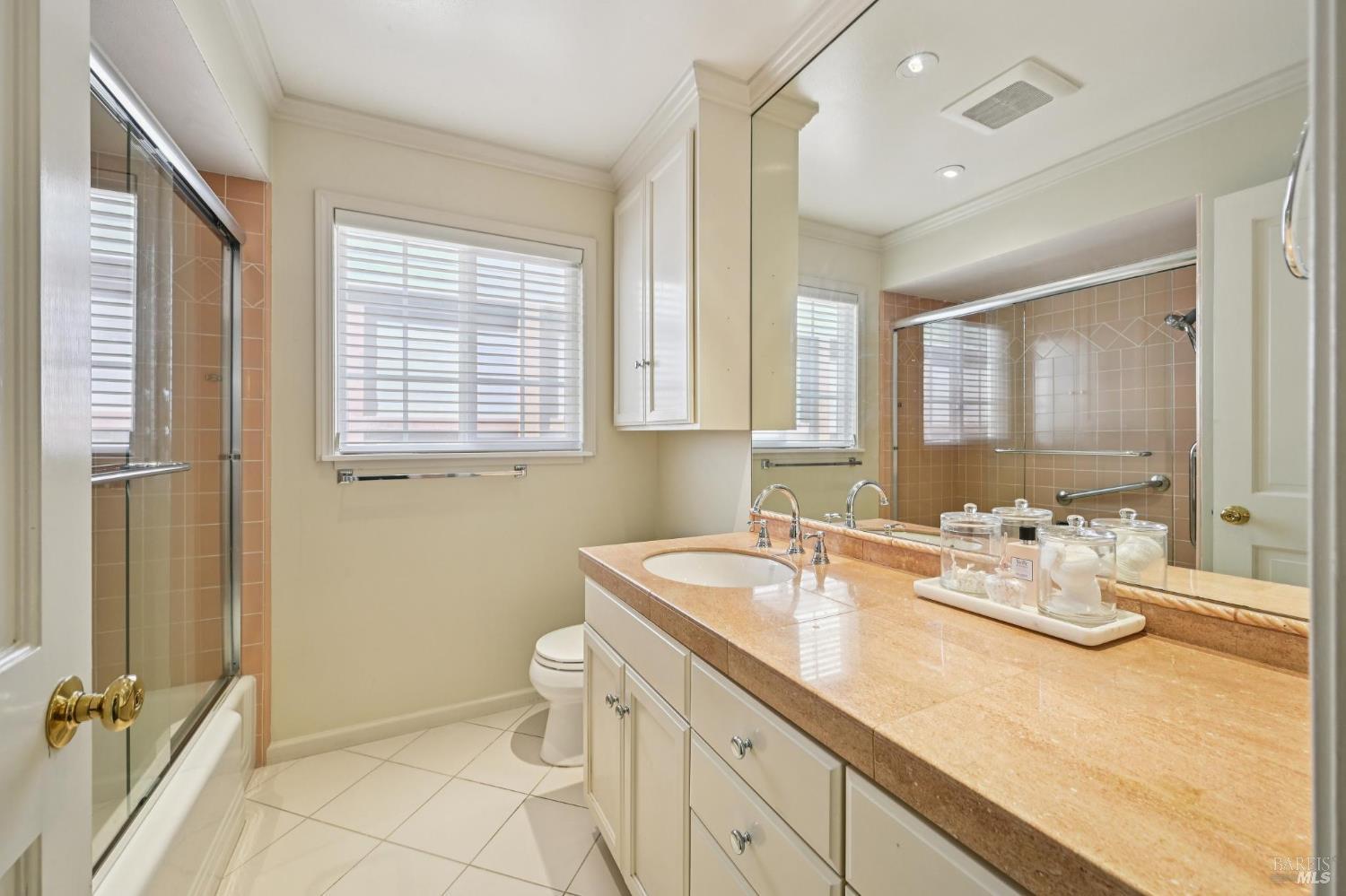 Detail Gallery Image 43 of 61 For 113 Convent Ct, San Rafael,  CA 94901 - 3 Beds | 2/2 Baths