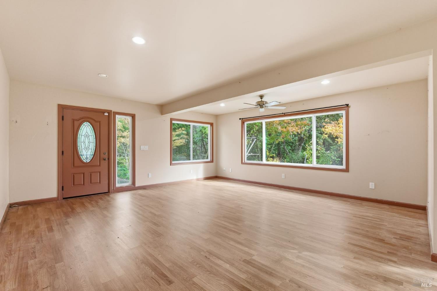 Detail Gallery Image 42 of 59 For 40 Newhall Dr, San Rafael,  CA 94901 - 4 Beds | 3/1 Baths