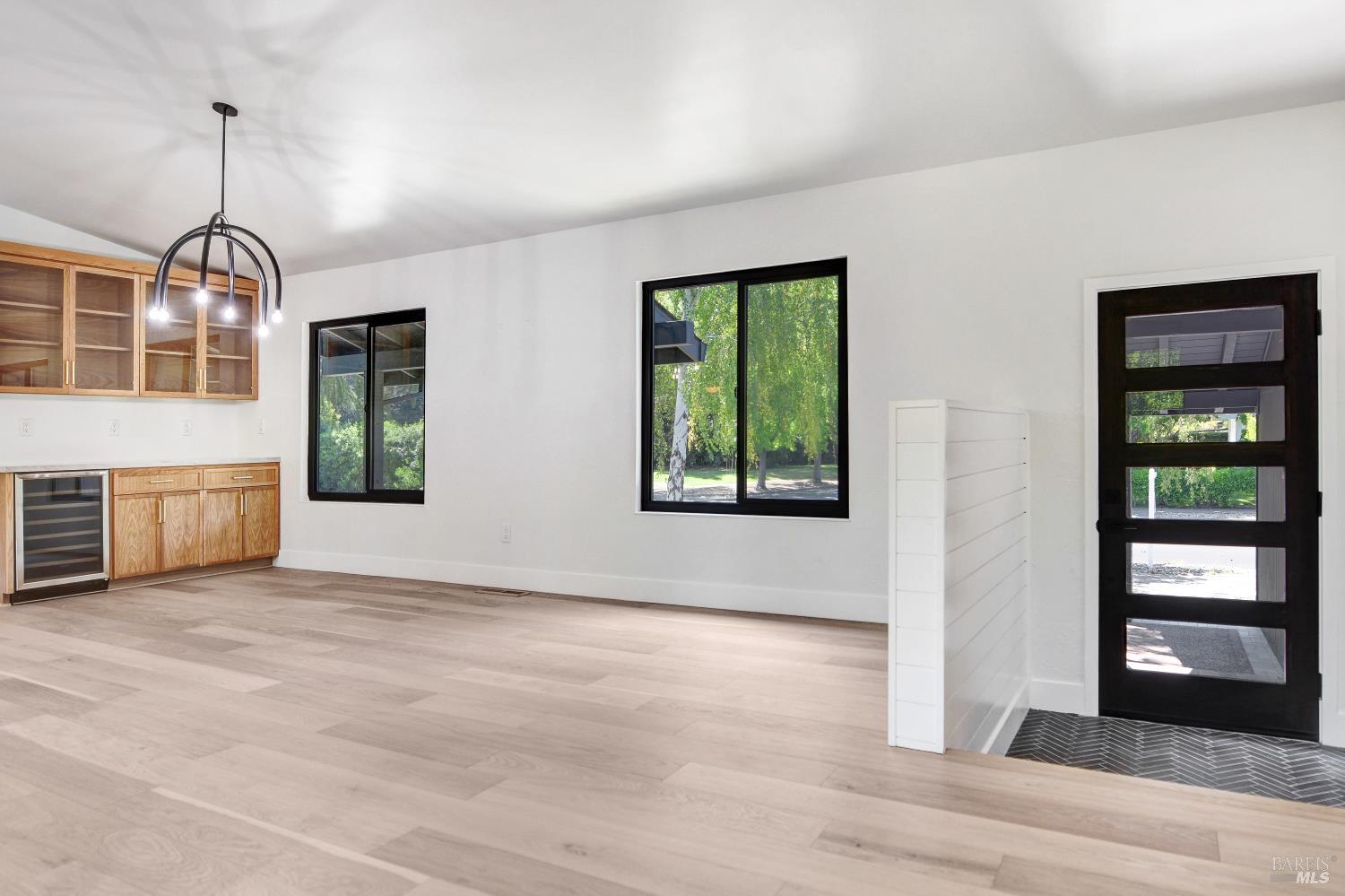 Detail Gallery Image 7 of 48 For 690 Hudson Ct, Sonoma,  CA 95476 - 4 Beds | 3 Baths