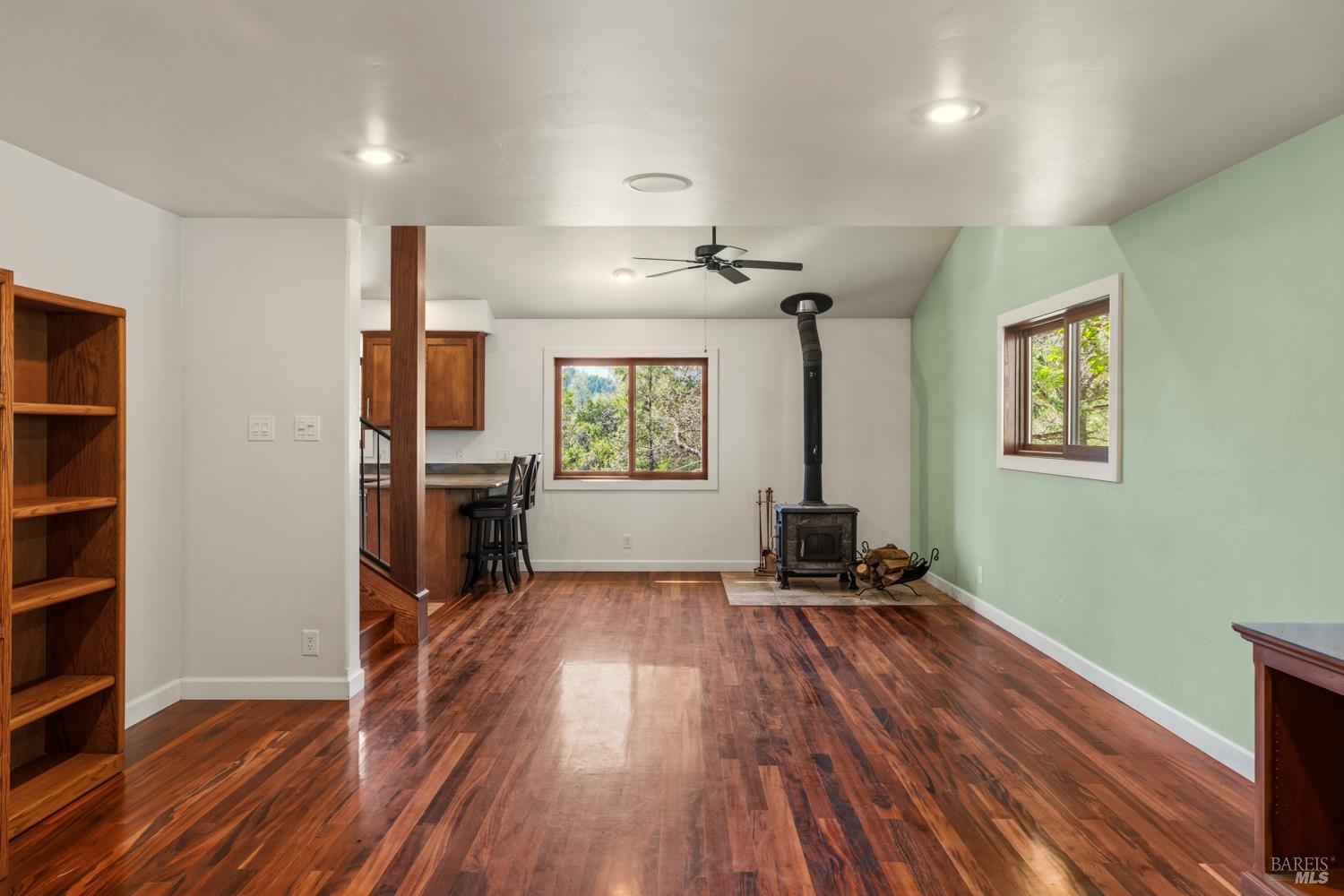 Detail Gallery Image 4 of 41 For 18210 Old Ukiah Pine Rd, Potter Valley,  CA 95469 - 3 Beds | 2 Baths