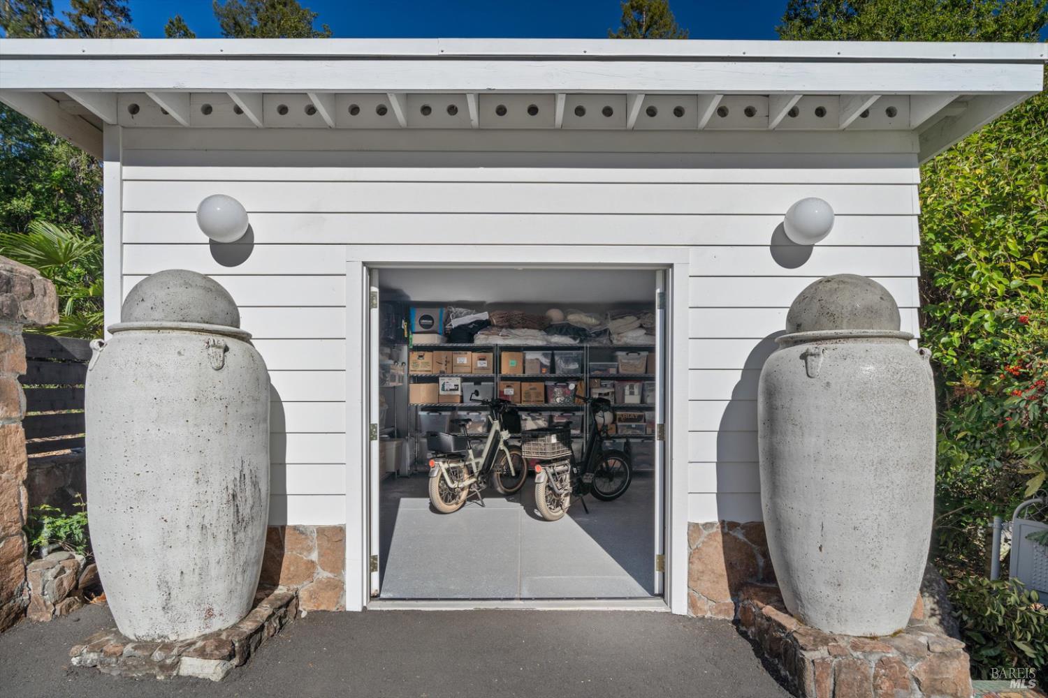 Detail Gallery Image 27 of 70 For 1236 N Fitch Mountain Rd, Healdsburg,  CA 95448 - 3 Beds | 2/1 Baths