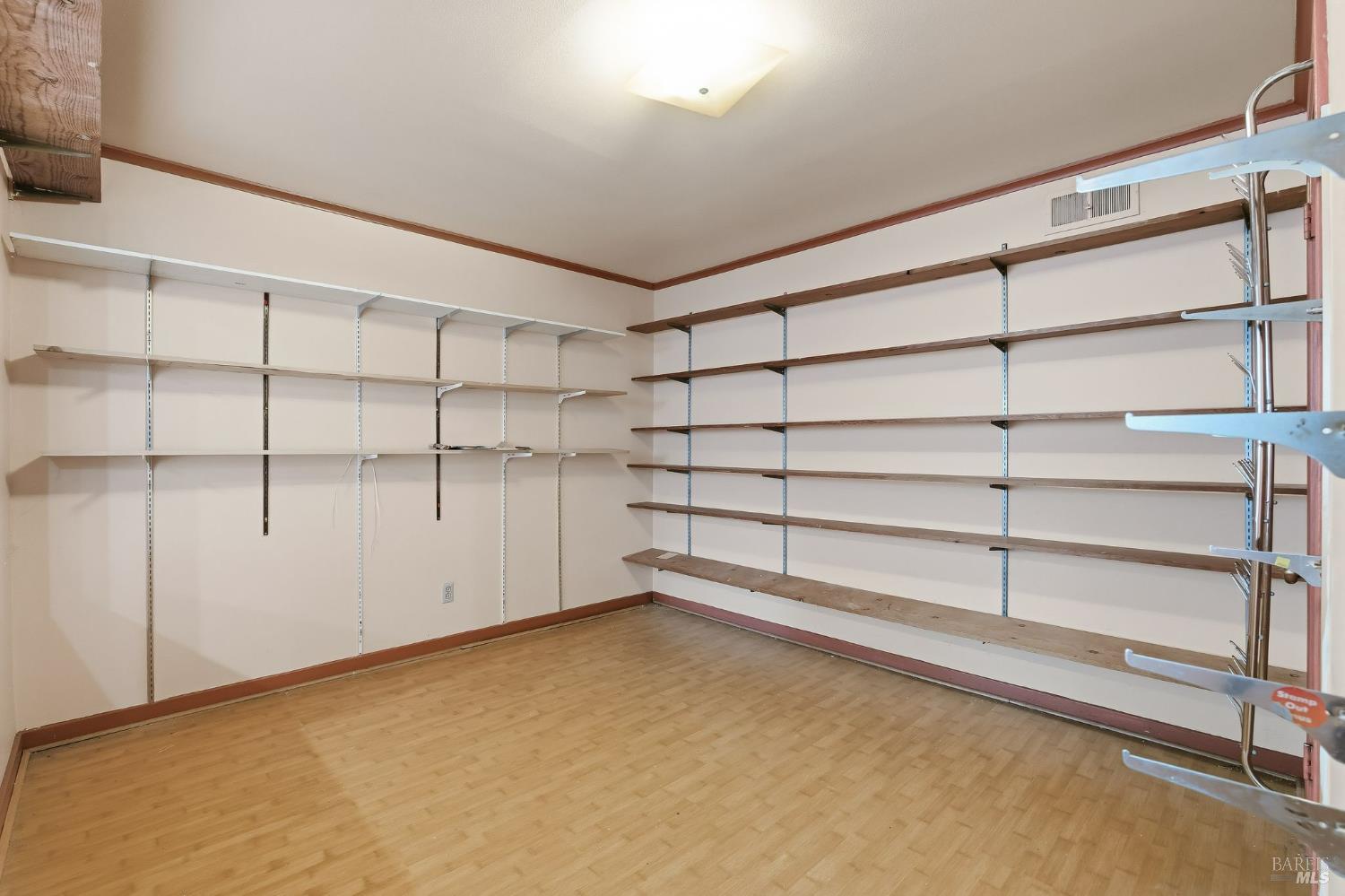 Detail Gallery Image 49 of 59 For 40 Newhall Dr, San Rafael,  CA 94901 - 4 Beds | 3/1 Baths