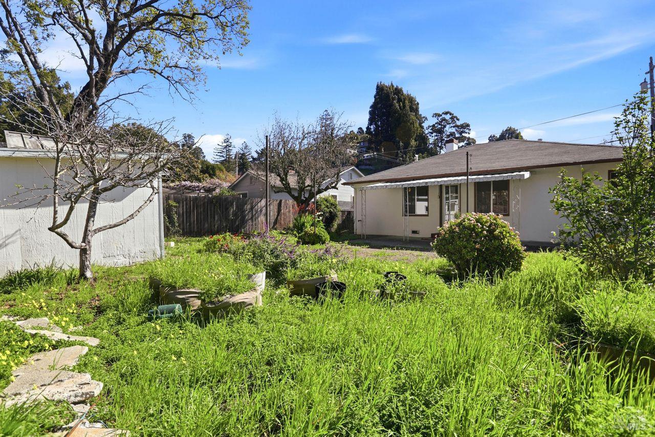 Detail Gallery Image 23 of 29 For 31 Claus Dr, Fairfax,  CA 94930 - 2 Beds | 1 Baths