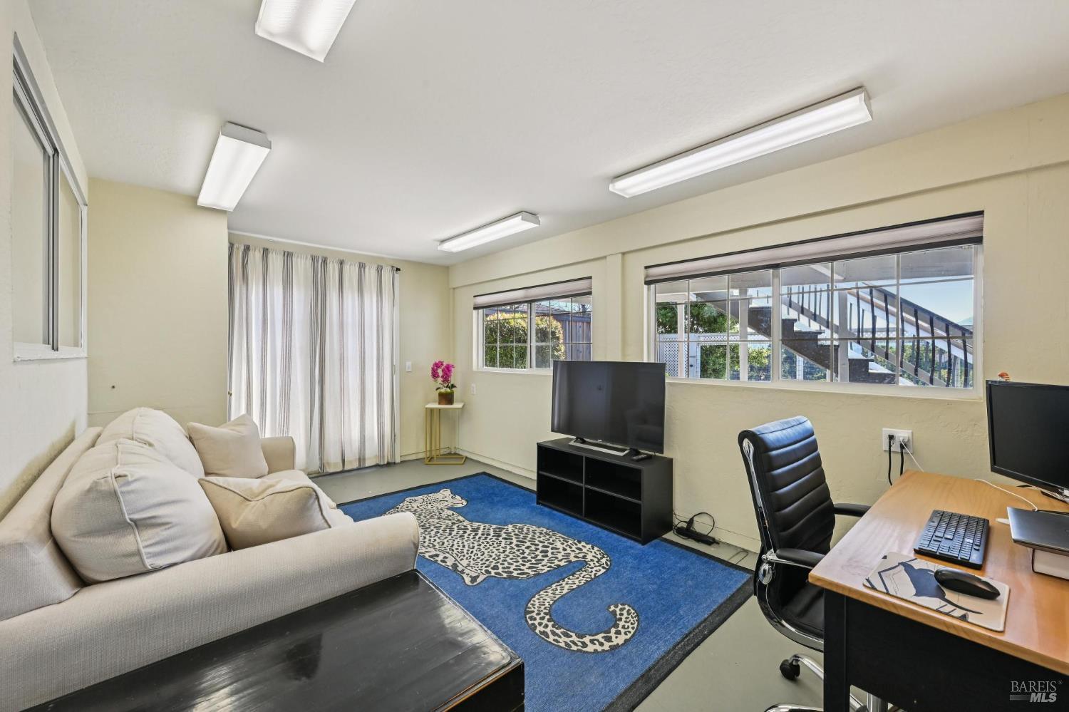 Detail Gallery Image 46 of 61 For 113 Convent Ct, San Rafael,  CA 94901 - 3 Beds | 2/2 Baths