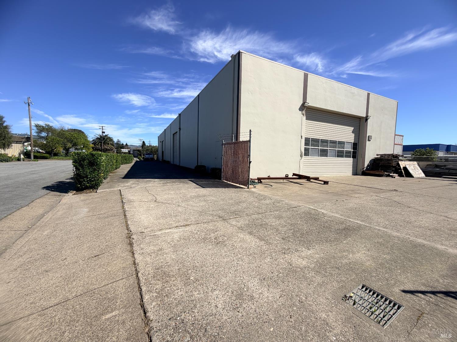 Detail Gallery Image 4 of 9 For 1001 Transport Way, Petaluma,  CA 94954 - – Beds | – Baths