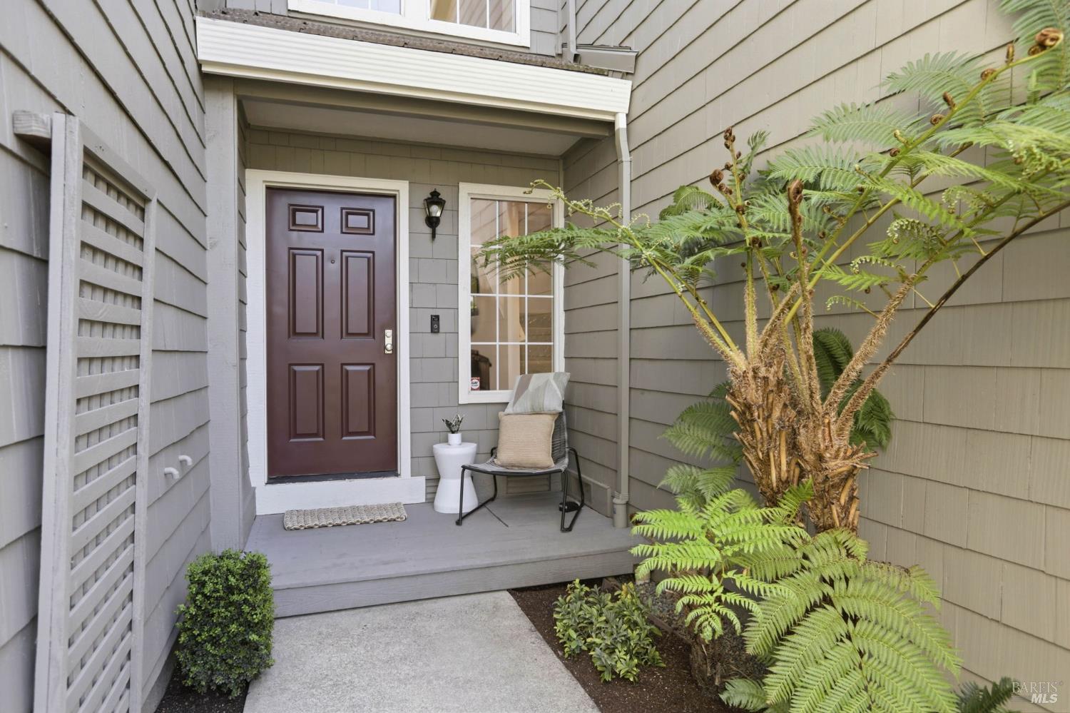 Detail Gallery Image 3 of 44 For 8 Partridge Dr, San Rafael,  CA 94901 - 3 Beds | 2/1 Baths