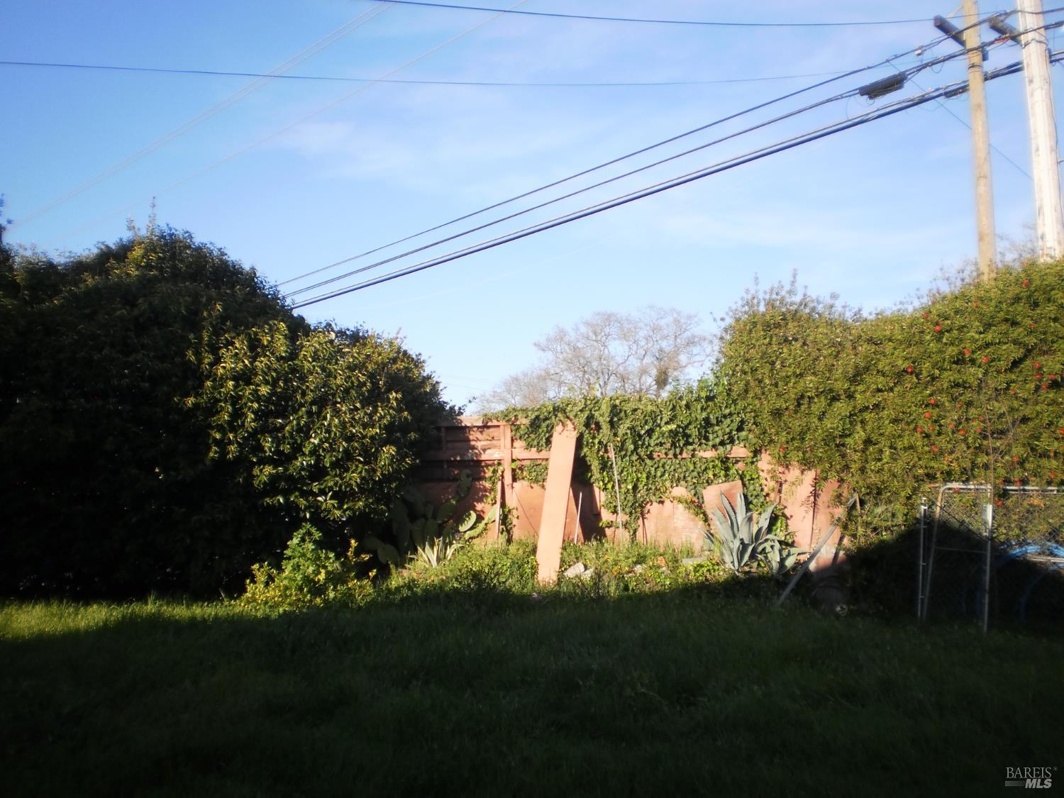 Detail Gallery Image 18 of 20 For 1911 Corby Ave, Santa Rosa,  CA 95407 - 5 Beds | 2 Baths