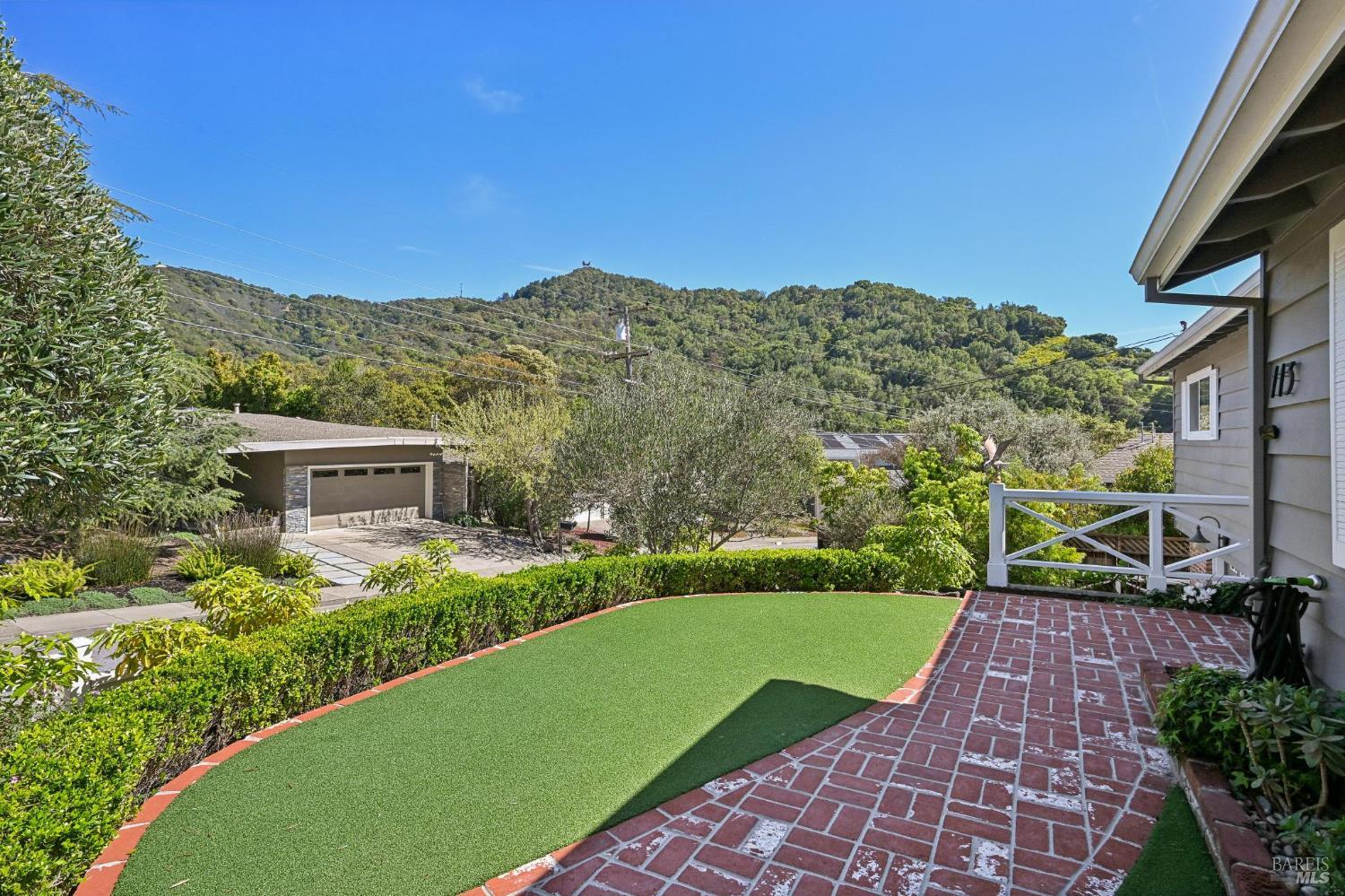 Detail Gallery Image 6 of 61 For 113 Convent Ct, San Rafael,  CA 94901 - 3 Beds | 2/2 Baths